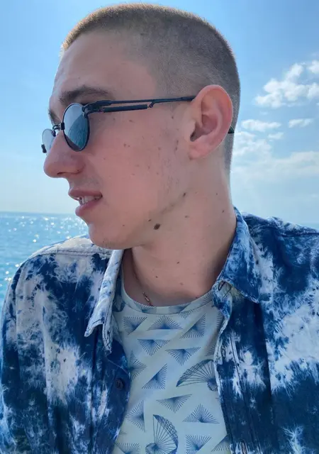 Кирилл из Ростова-на-Дону, мне 22, познакомлюсь для совместных путешествий