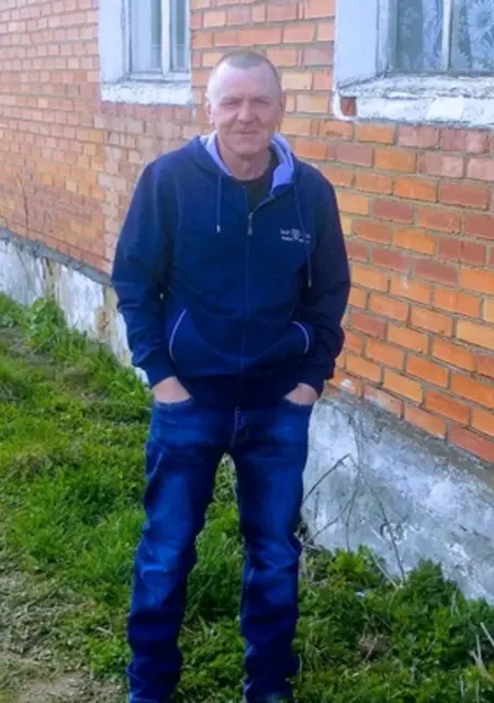 Виталий из Ельни, ищу на сайте знакомства на одну ночь