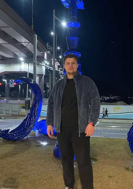 Виталий из Благовещенска, ищу на сайте общение