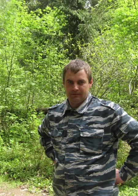 Алекс из Голицына, мне 45, познакомлюсь на одну ночь