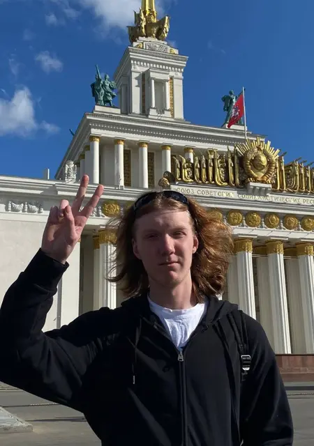 Я Максим, 19, из Ярославля, ищу знакомства на одну ночь