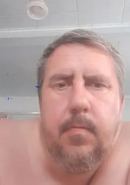 Олег из Уфы, мне 45, познакомлюсь на одну ночь