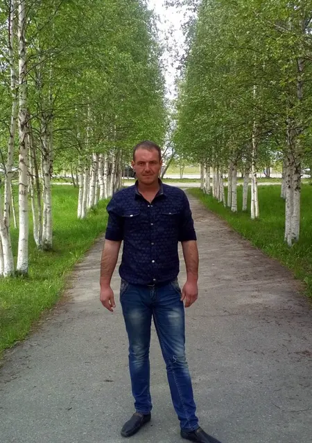 Я Дима, 43, знакомлюсь для постоянных отношений в Нижневартовске