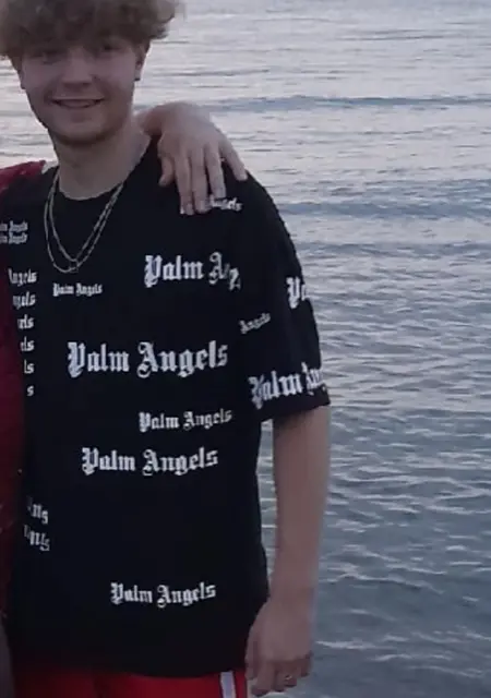 Максим из Санкт-Петербурга, ищу на сайте знакомства на одну ночь