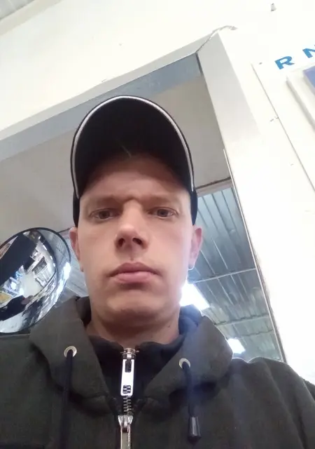 Серёга из Чехова, мне 38, познакомлюсь на одну ночь