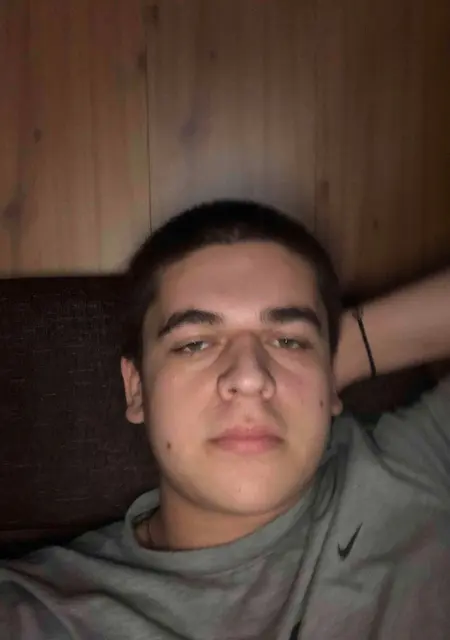 Я Дмитрий, 21, знакомлюсь для общения в Алагире