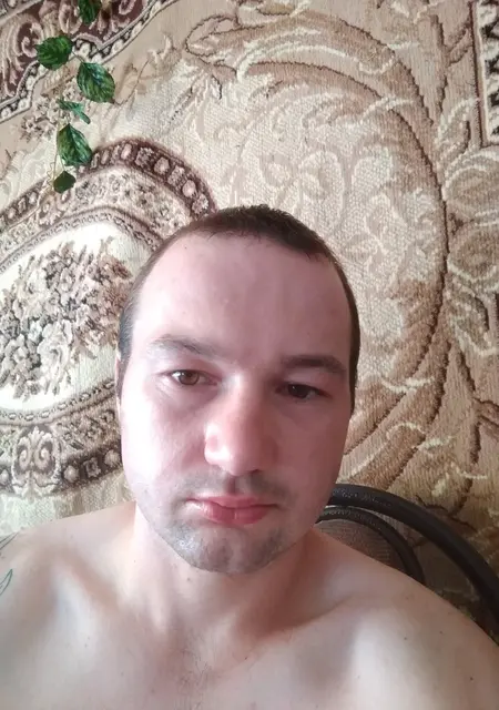 Павел из Каневской, мне 33, познакомлюсь для постоянных отношений