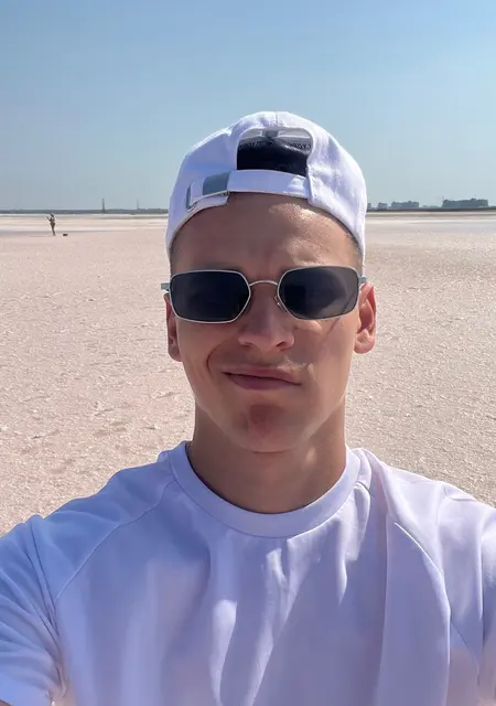 Влад из Дзержинска, мне 22, познакомлюсь на одну ночь