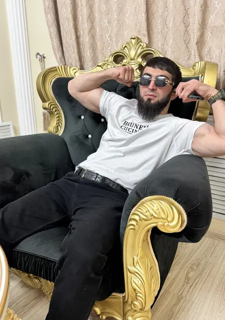 Аслан из Одинцова, мне 30, познакомлюсь для дружбы