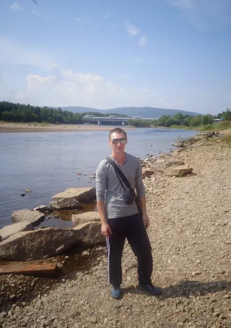 Александр из Ванина, мне 37, познакомлюсь на одну ночь