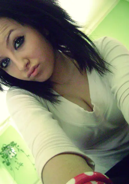 Я Вероника, 20, из Айкина, ищу знакомство для постоянных отношений