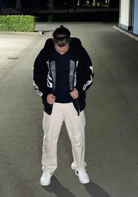 Ilyas из Висбадена, мне 23, познакомлюсь для приятного времяпровождения