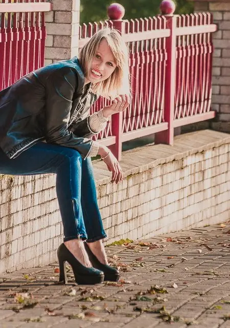 Я Злата, 19, из Академгородка, ищу знакомство для постоянных отношений