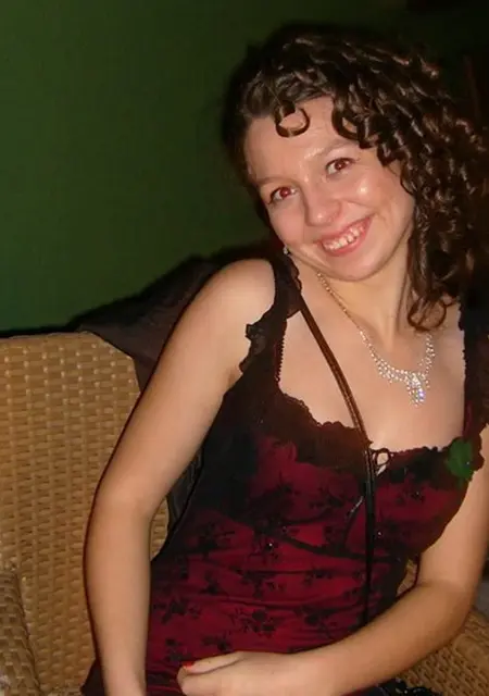 Я Виктория, 21, знакомлюсь без обязательств в Батайске