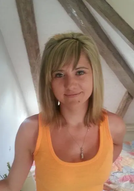 Я Авелина, 24, из Ломоносова, ищу знакомство для постоянных отношений