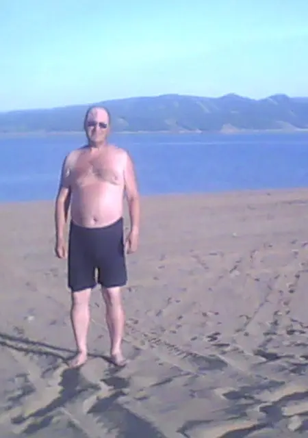 Олег из Ачинска, мне 62, познакомлюсь на одну ночь