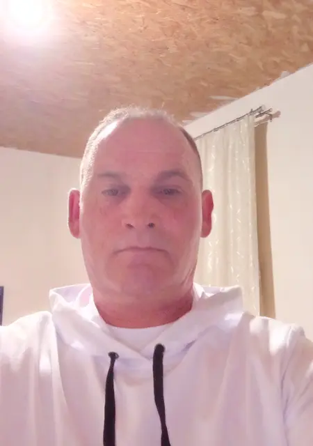 Александр из Бугульмы, мне 48, познакомлюсь без обязательств