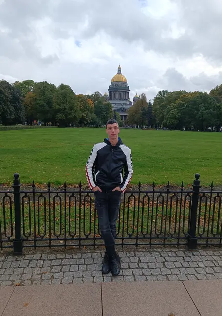 Амир из Энгельса, мне 27, познакомлюсь без обязательств