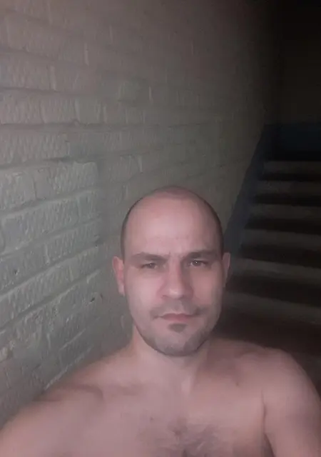 Я Игорь, 43, из Глазова, ищу знакомства без обязательств