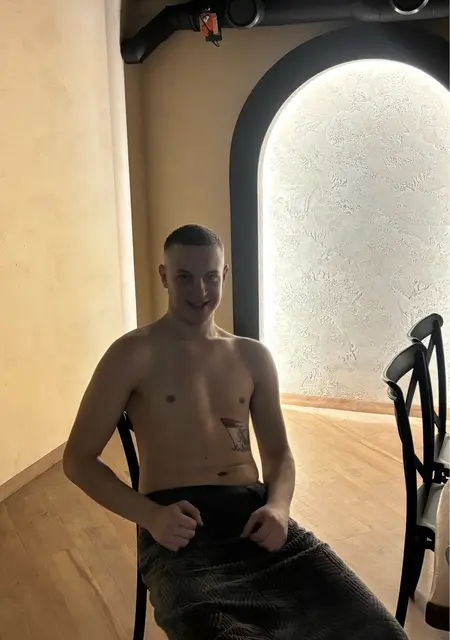 Я Влад, 25, знакомлюсь без обязательств в Харькове