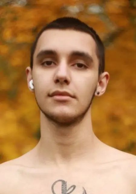 Я Максим, 19, знакомлюсь для постоянных отношений в Москве