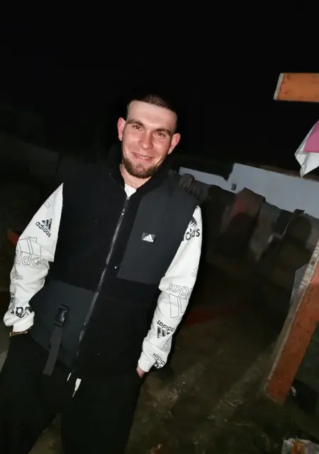 Александр из Славгорода, мне 21, познакомлюсь для приятного времяпровождения