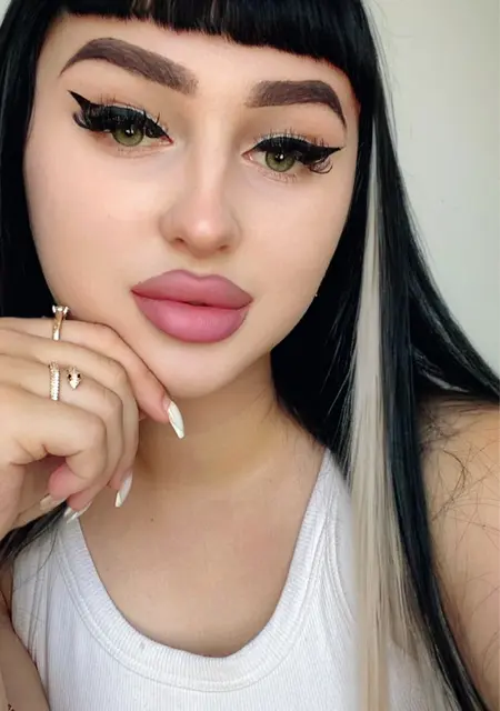 Я Анна, 23, знакомлюсь без обязательств в Ленинградской