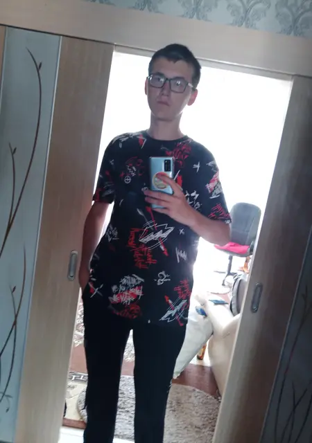 Данил из Новосибирска, мне 21, познакомлюсь на одну ночь