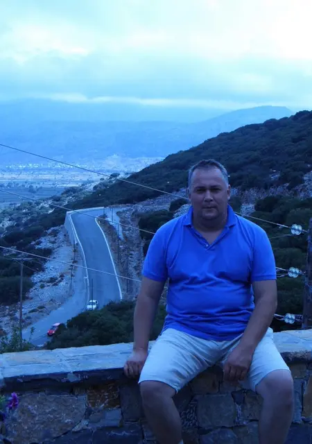 Роман из Омска, ищу на сайте знакомства на одну ночь