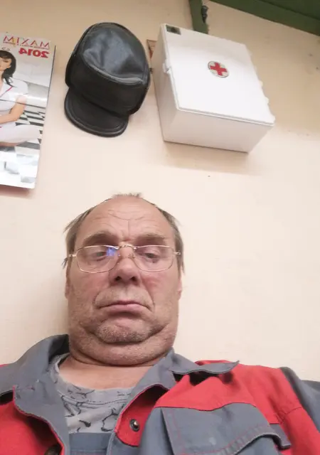 Андрей из Екатеринбурга, мне 57, познакомлюсь без обязательств