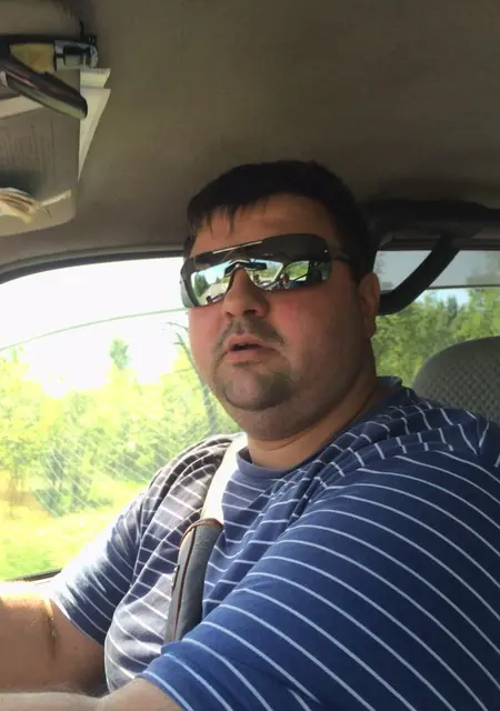 Я Денис, 43, из Петропавловска-Камчатского, ищу знакомства без обязательств