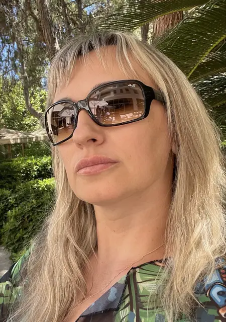 She из Новосибирска, ищу на сайте постоянные отношения