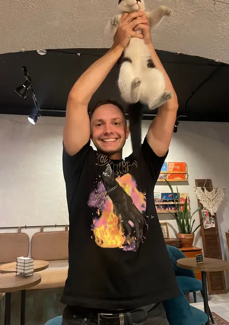 Антон из Новороссийска, ищу на сайте дружбу