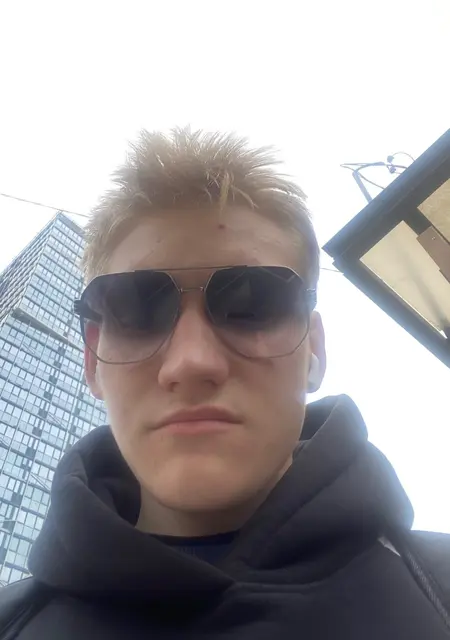 Андрей из Челябинска, мне 19, познакомлюсь для постоянных отношений