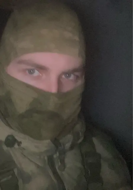 Я Олег, 19, из Чебоксар, ищу знакомства на одну ночь