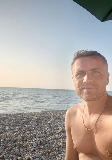 Я Антон, 43, знакомлюсь на одну ночь в Мурино