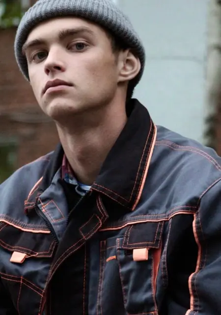 Миша из Кемерово, ищу на сайте знакомства на одну ночь