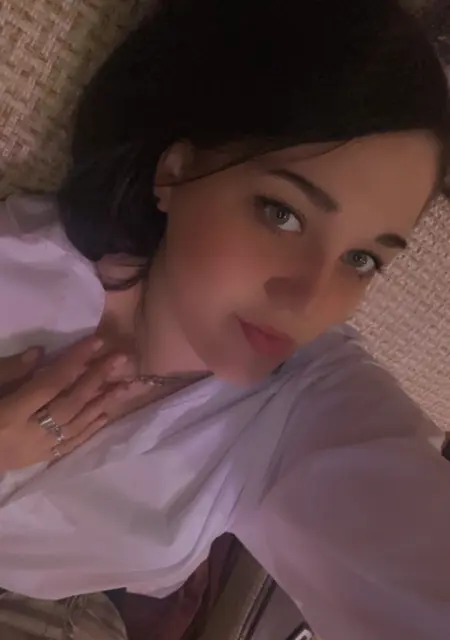 Я Алина, 24, из Порхова, ищу знакомство для совместных путешествий