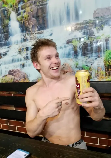 Я Алексей, 27, из Смоленска, ищу знакомства без обязательств