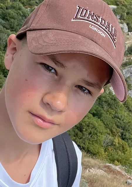 Я Артём, 18, из Кирова, ищу знакомство для общения