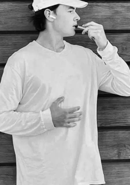 Я Александр, 18, знакомлюсь без обязательств в Владимире