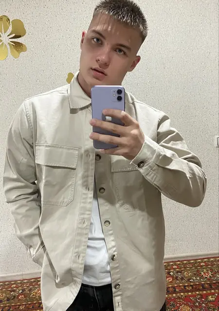 Я Максим, 19, из Перми, ищу знакомства на одну ночь