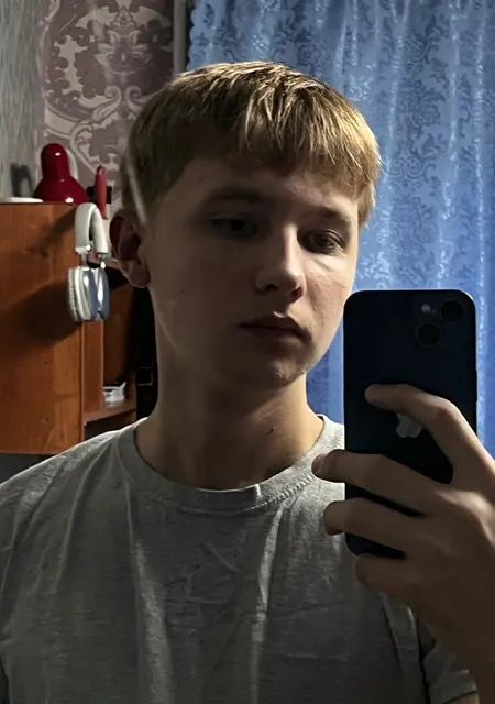 Я Кирилл, 19, знакомлюсь для постоянных отношений в Глазове