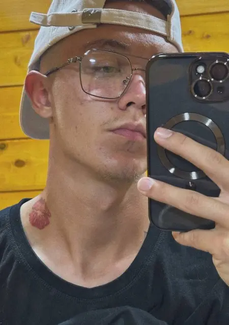 Евгений из Улан-Удэ, мне 20, познакомлюсь без обязательств