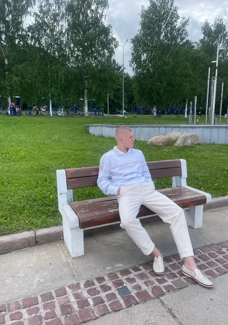 Я Gleb, 19, из Петрозаводска, ищу знакомства без обязательств