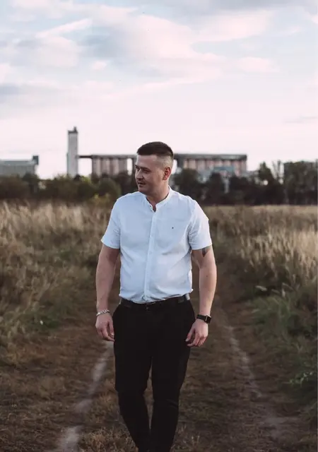 Я Виталий, 31, знакомлюсь для общения в Москве