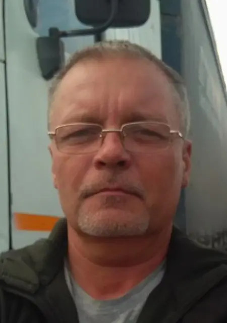 Игорь из Кургана, ищу на сайте постоянные отношения