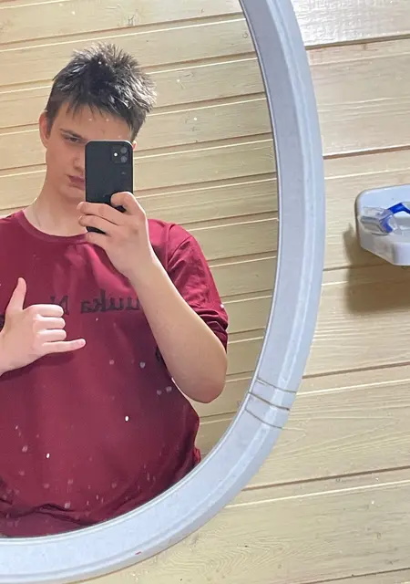 Александр из Владимира, мне 19, познакомлюсь без обязательств