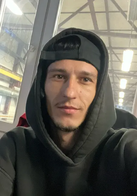 Я Илья, 31, из Нижневартовска, ищу знакомство для открытые отношения