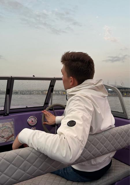 Егор из Омска, мне 18, познакомлюсь на одну ночь